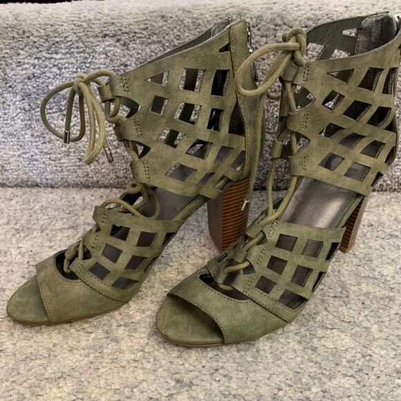G by Guess Green Peep-Toe Booties Cut-Out Lace Up Women's Size 8 - Picture 1 of 9